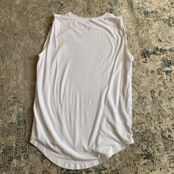 New condition white lululemon athletic top - Picture 3 of 4
